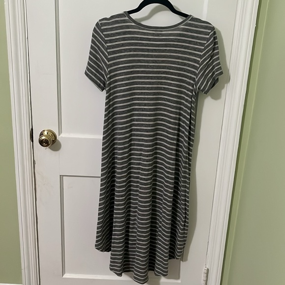 LulaRoe Carly dress - Picture 2 of 4